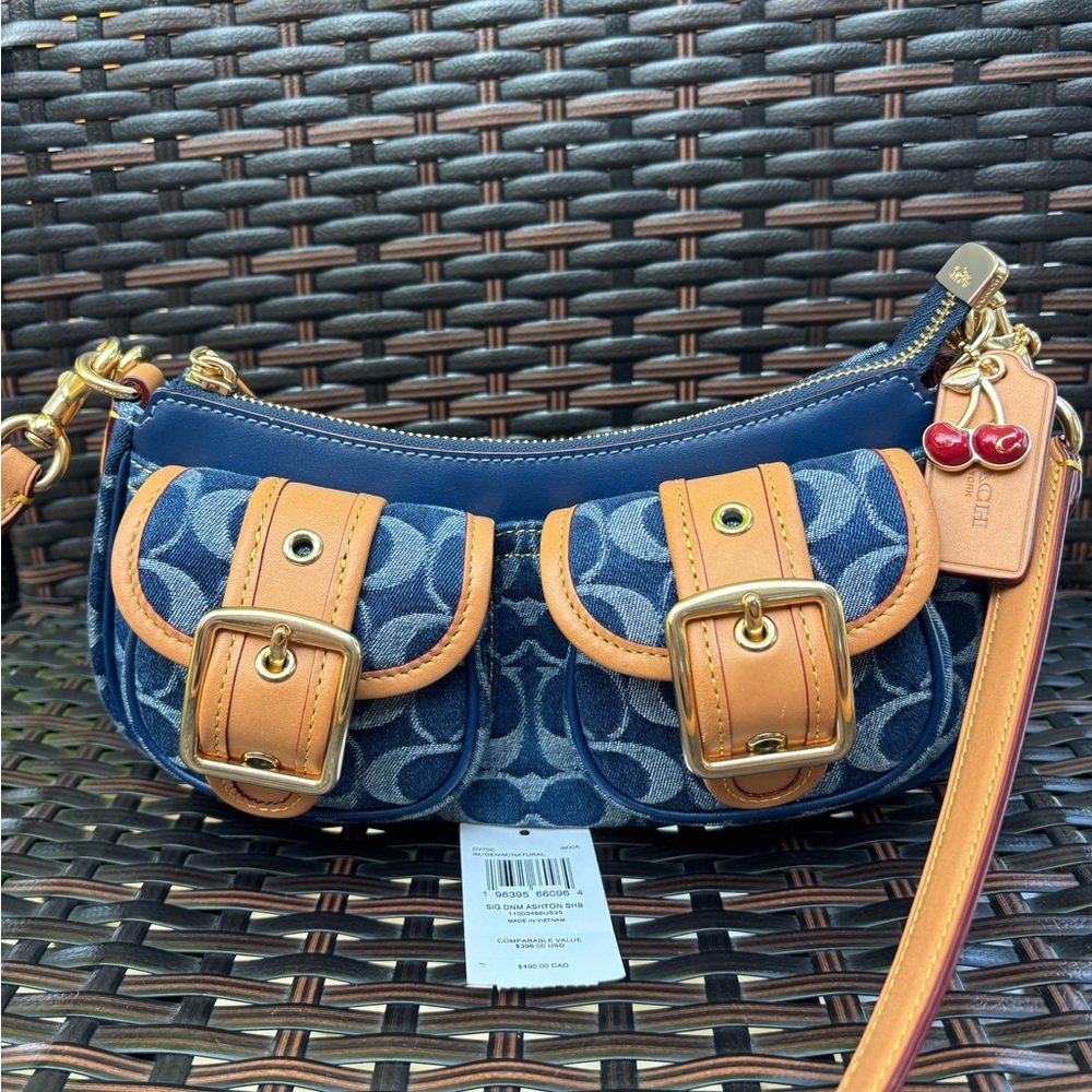Coach Signature Denim Ashton crossbody/shoulder bag